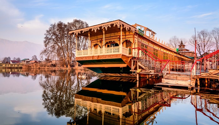 Kashmir Houseboat Tour